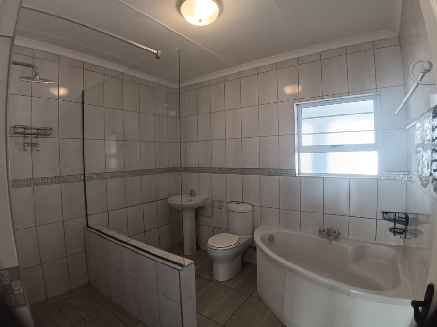 To Let 3 Bedroom Property for Rent in Kleinkrantz Western Cape